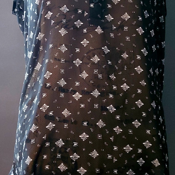 a.n.a Sleeveless Sheer shirt size XL - Picture 6 of 11